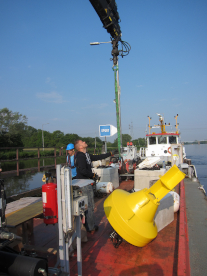 Exposure of a buoy with a hydrophone